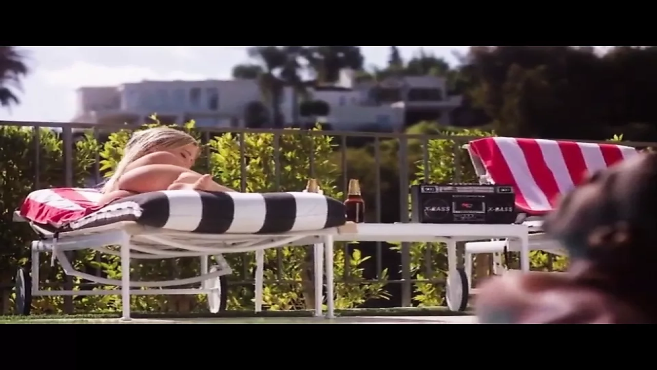 4K Utangaç Porno Sahnesi Görüntüle